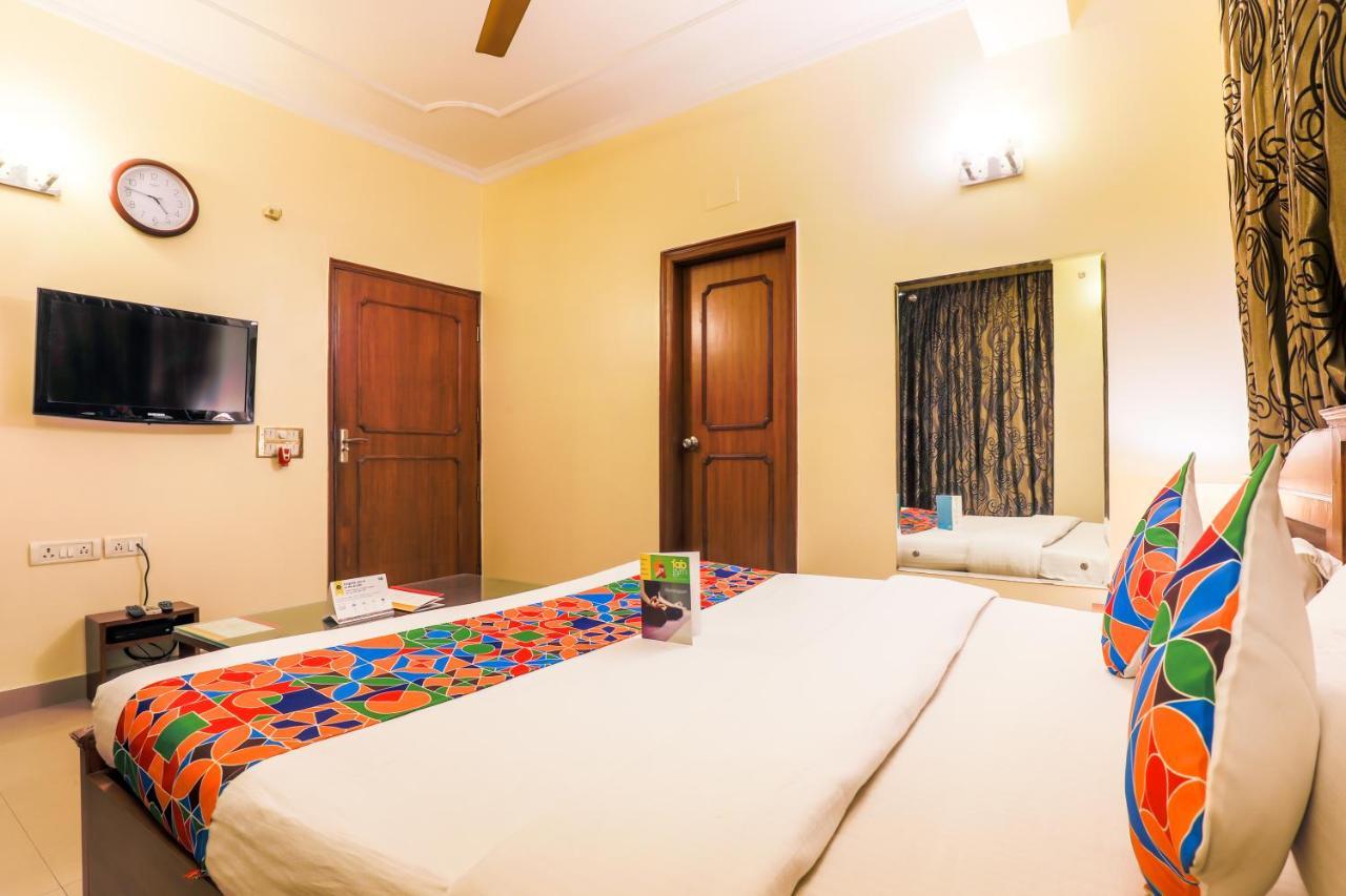 Fabhotel Kashish Residency Sector 26 Noida Buitenkant foto